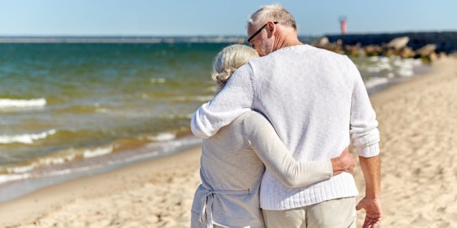 Διαζύγιο στις ηλικίες άνω των 50: Λόγοι που οδηγούν στον χωρισμό και πως θα επιτευχθεί μία νέα μακροχρόνια σχέση που θα βασίζεται στην εμπιστοσύνη - BORO από την ΑΝΝΑ ΔΡΟΥΖΑ